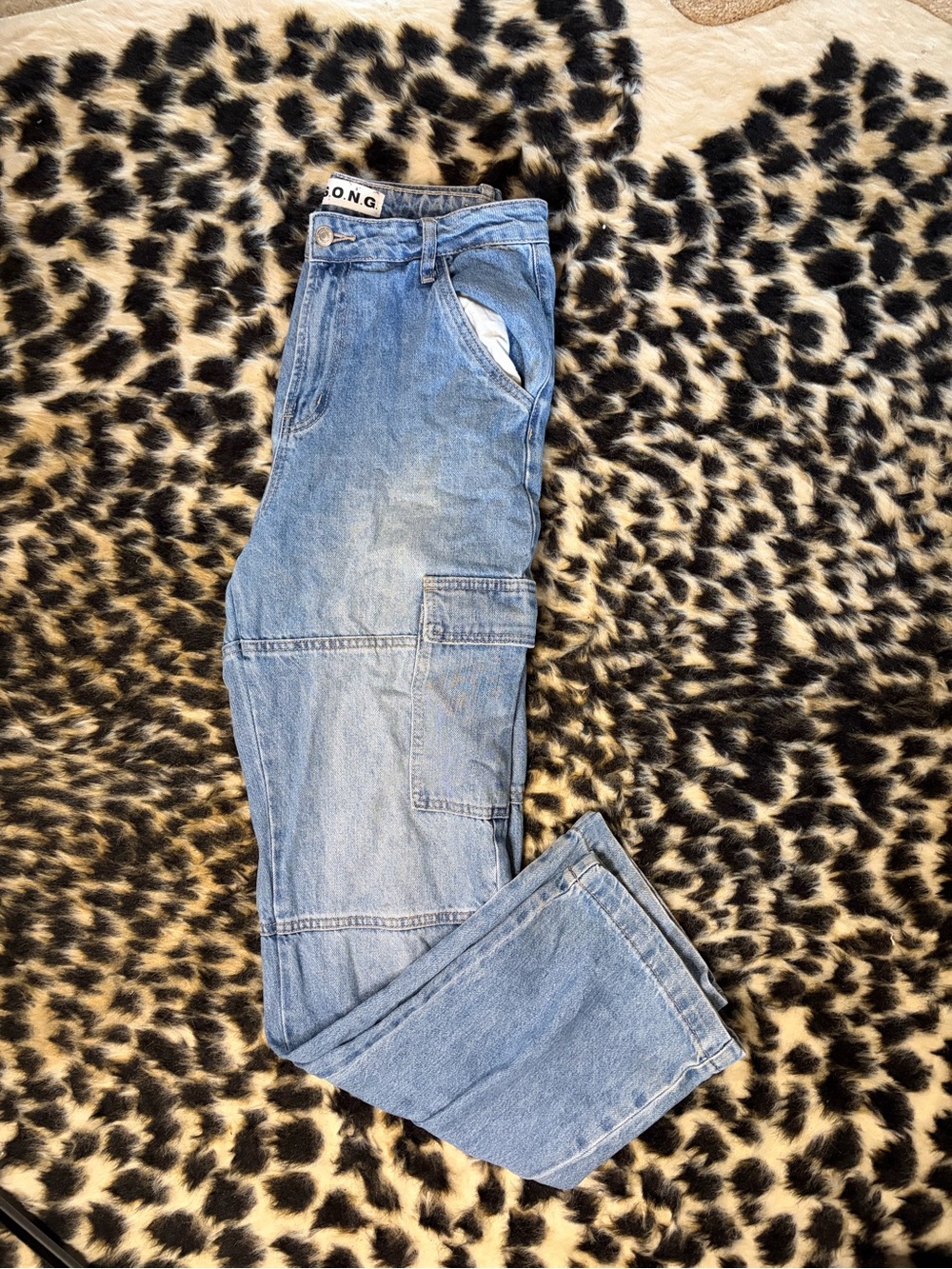 Straight-Leg Light Blue Cargo Jeans for Women